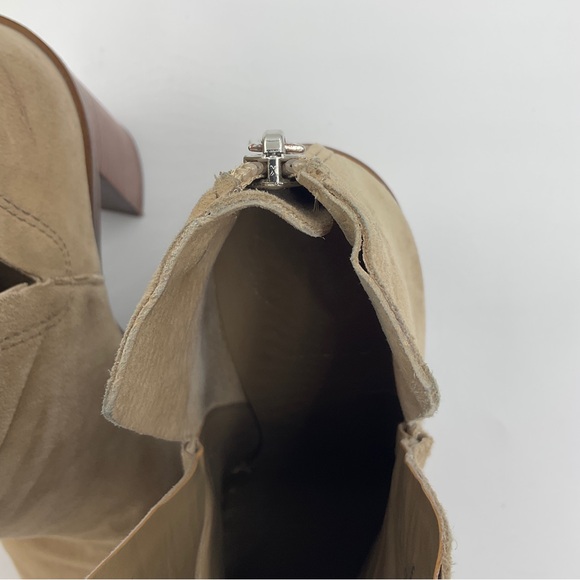 Vince Camuto Welland Tuscan Suede Point Toe Block Heel Ankle Bootie Tortilla 8.5 - Picture 14 of 16